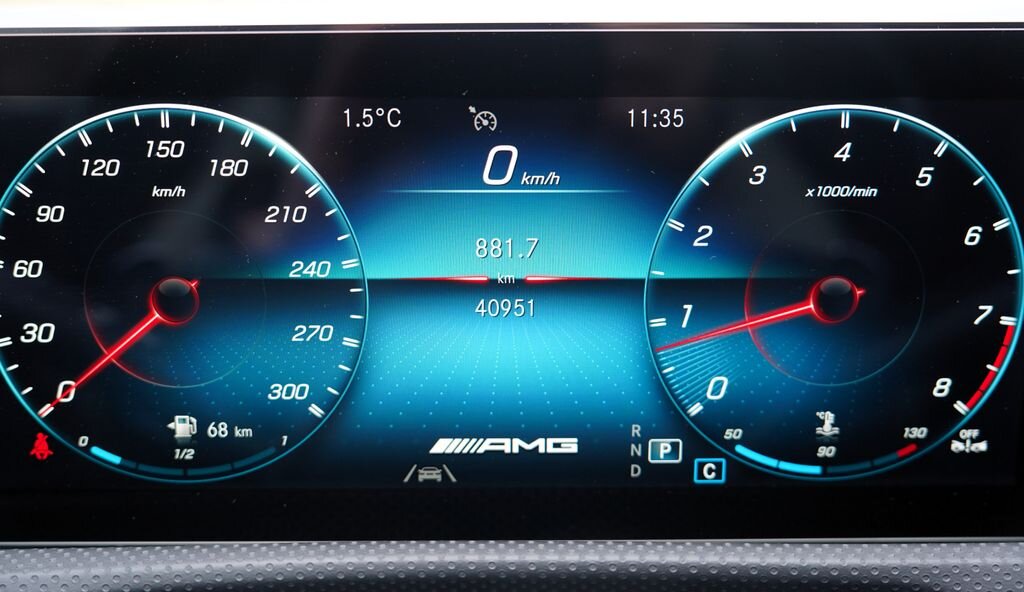 Mercedes-Benz CLA Sedan 2,0 l 340 kw