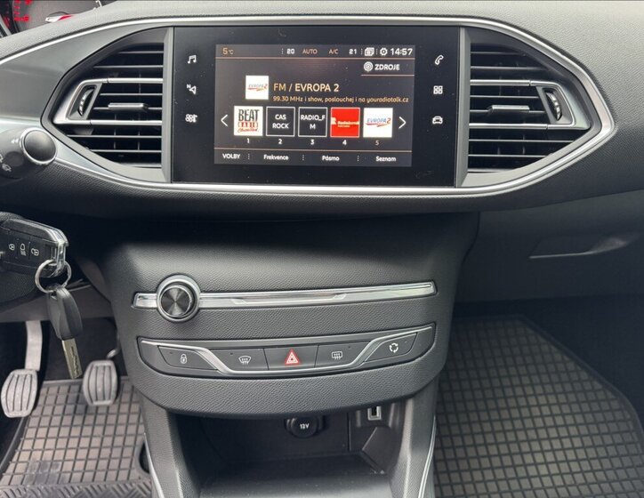 Peugeot 308 Kombi 1,5 l 96 kw