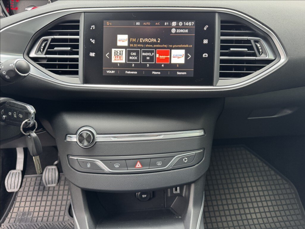 Peugeot 308 Kombi 1,5 l 96 kw