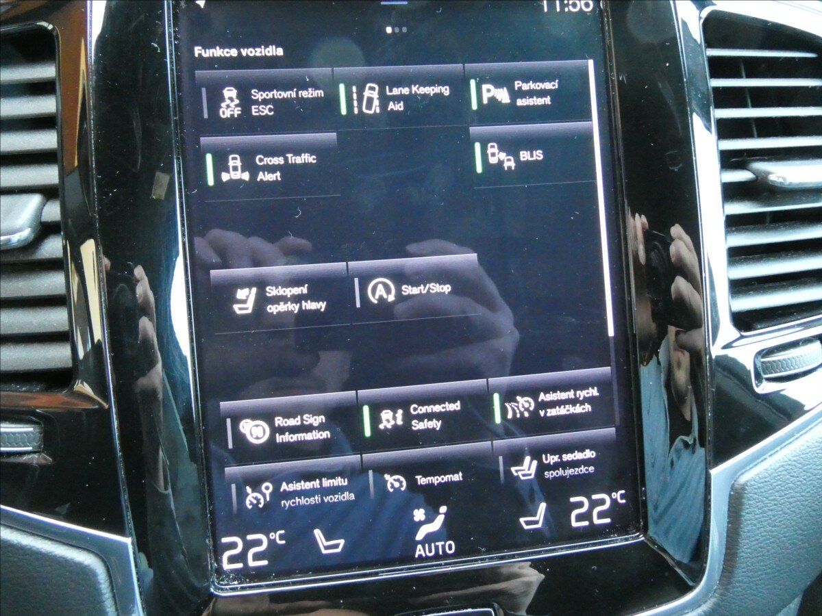 Volvo XC90 SUV / Terénní 2,0 l 228 kw