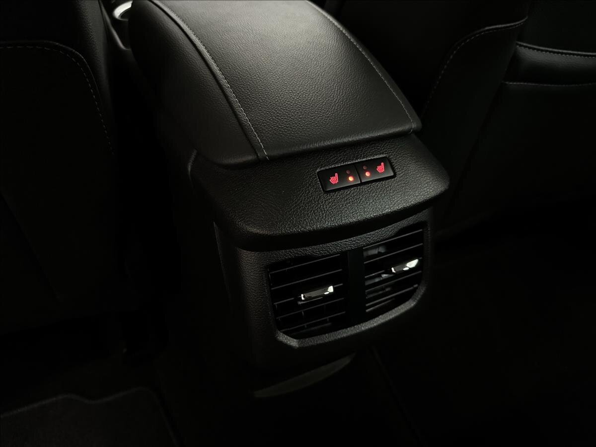 Ford Mondeo Kombi 1,5 l 121 kw