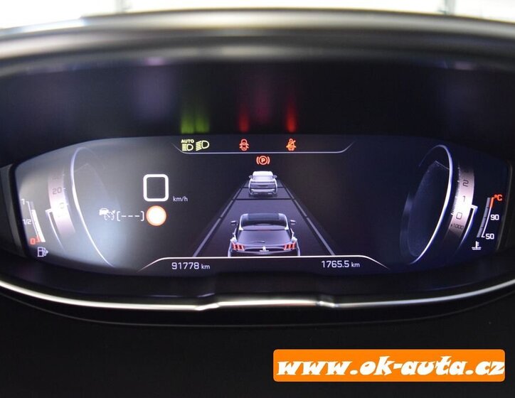 Peugeot 5008 MPV 1,5 l 96 kw