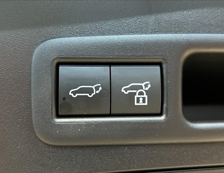 Lexus UX 300h SUV 2,0 l 146 kw