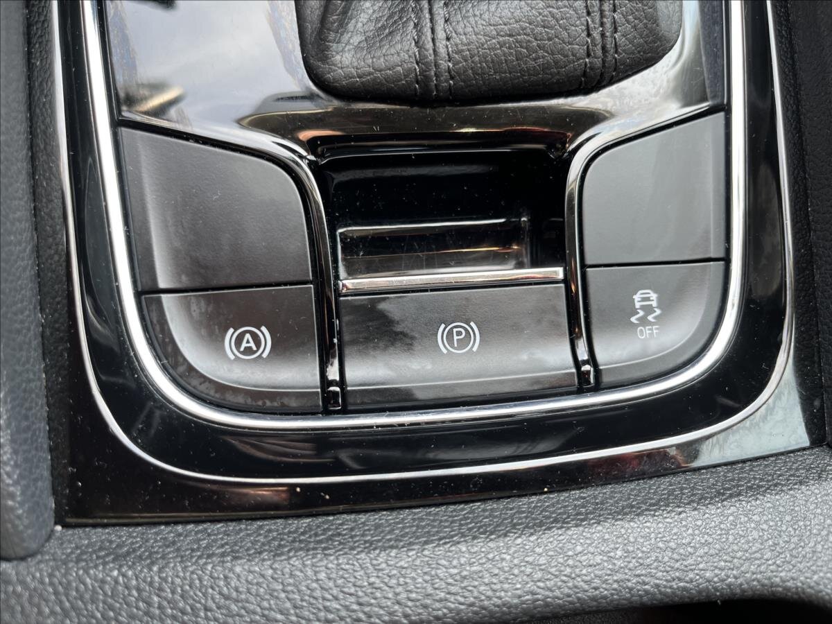 Škoda Karoq SUV / Terénní 2,0 l 110 kw