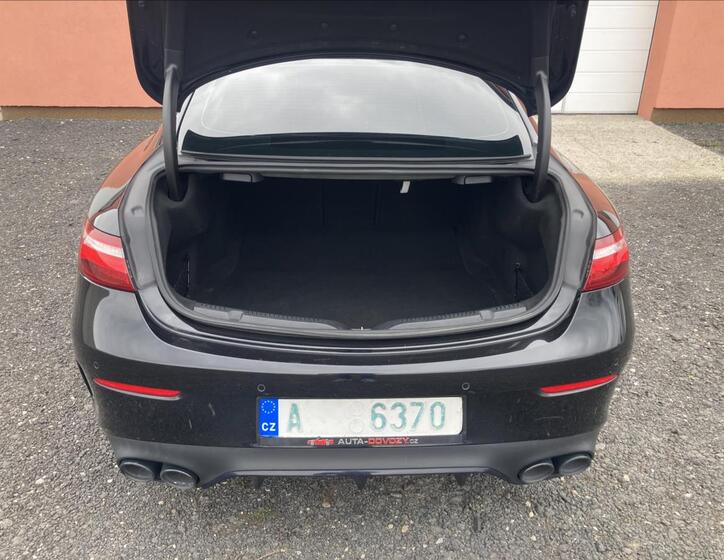 Mercedes-Benz Třídy E 5