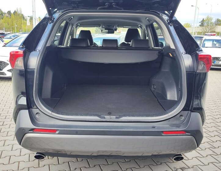 Toyota RAV4 SUV / Terénní 2,5 l 163 kw