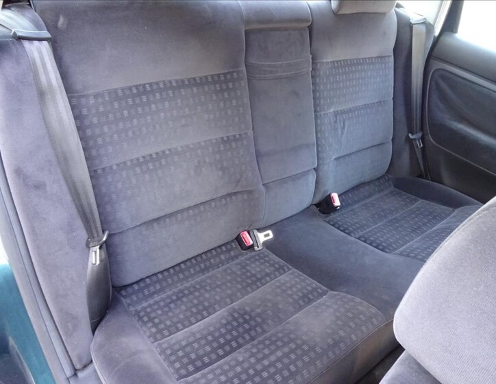 Volkswagen Passat Sedan 1,6 l 75 kw