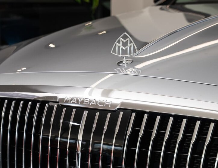 Mercedes-Benz Ostatní Sedan / Limuzína 6,0 l 450 kw