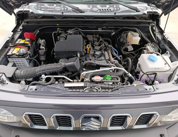 Suzuki Jimny SUV 1,5 l 75 kw