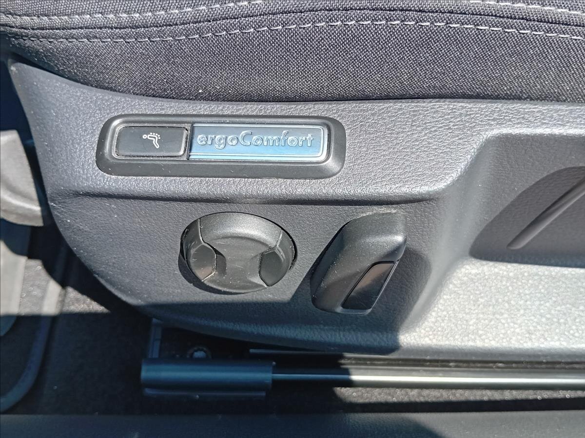 Volkswagen Passat Sedan 1,5 l 110 kw