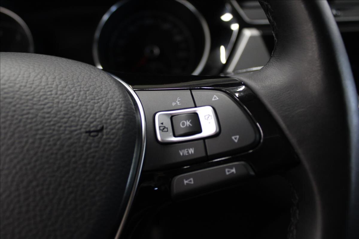 Volkswagen Touran Kombi 1,5 l 110 kw