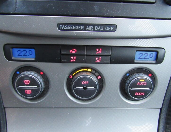 Volkswagen Passat Sedan 2,0 l 103 kw