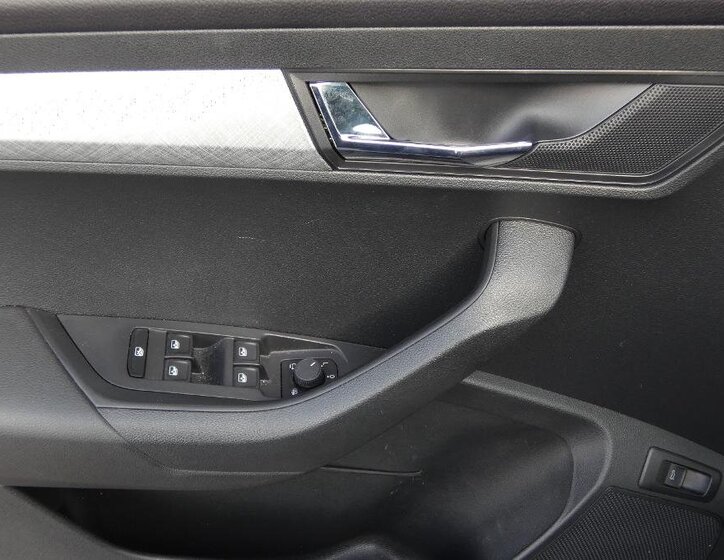 Škoda Karoq SUV / Terénní 1,5 l 110 kw