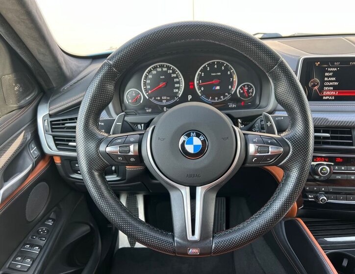 BMW X6 SUV / Terénní 4,4 l 512 kw