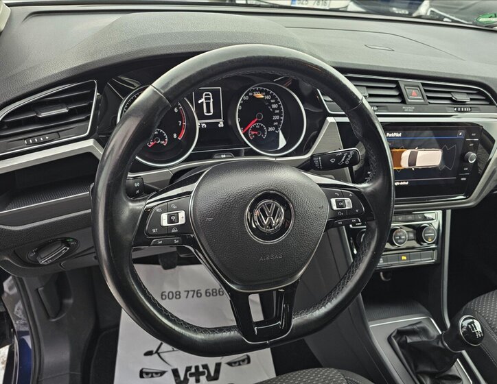 Volkswagen Touran 12