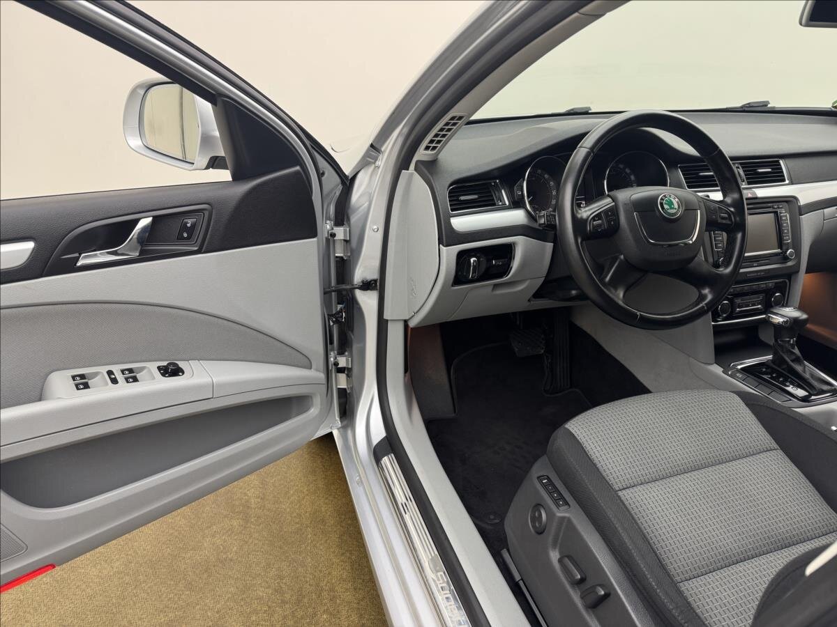 Škoda Superb Kombi 2,0 l 103 kw