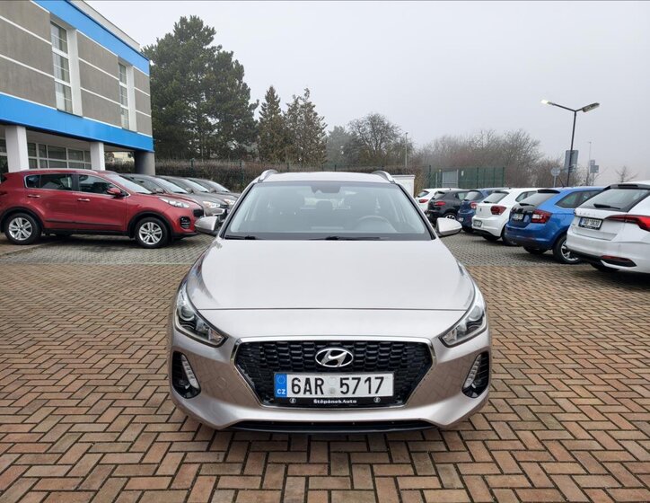 Hyundai i30 Kombi 998,0 88 kw