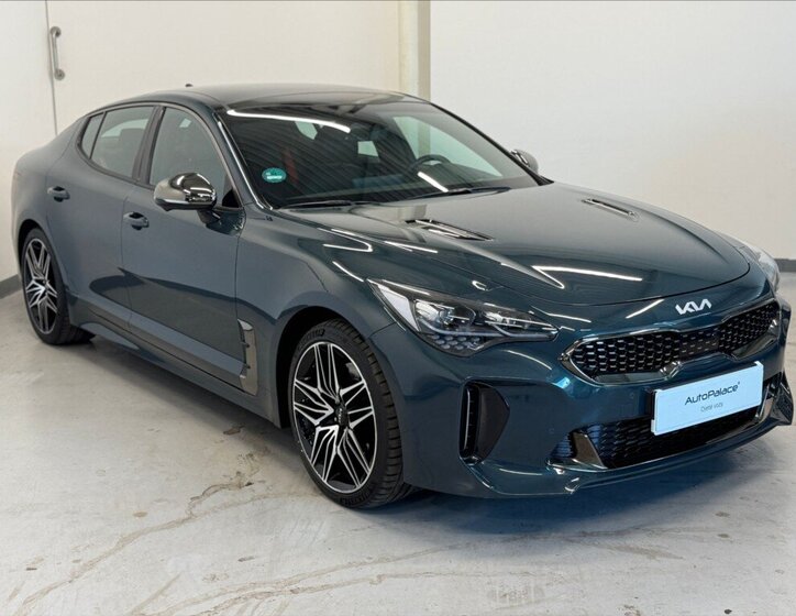 KIA Stinger Liftback 3,3 l 269 kw