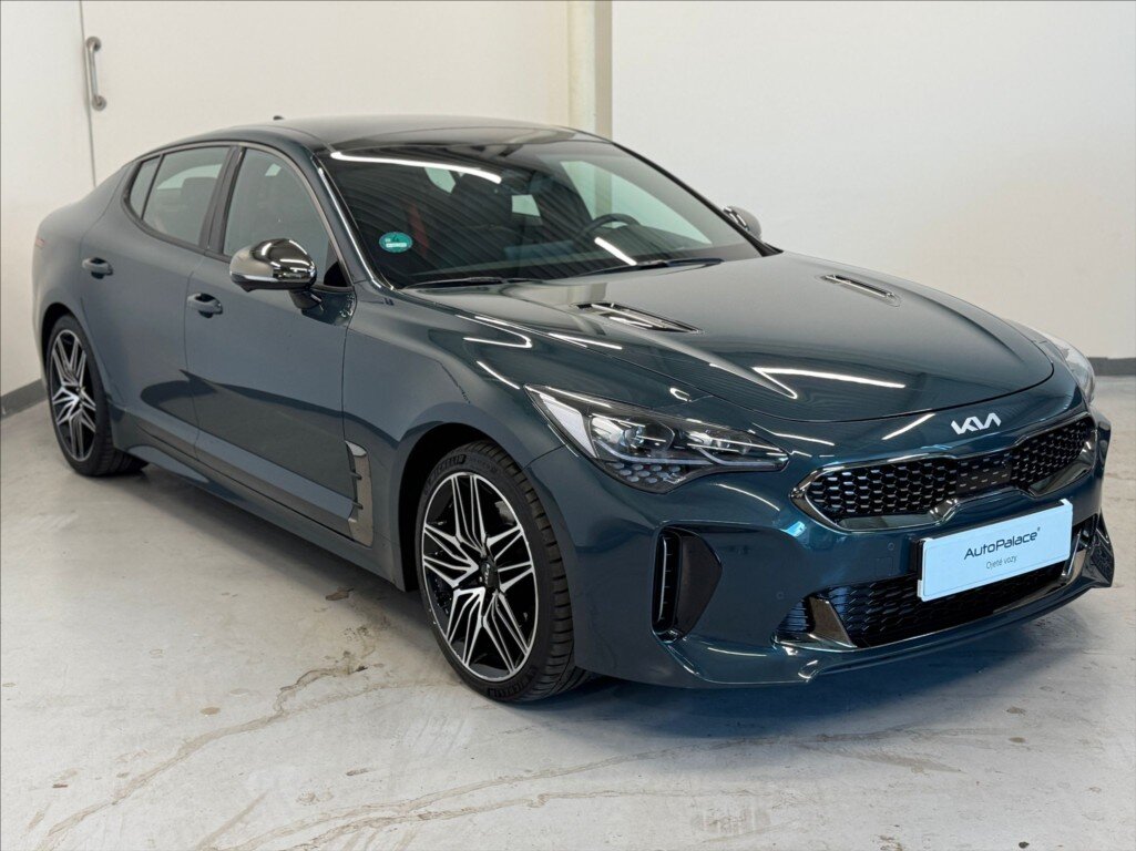 KIA Stinger Liftback 3,3 l 269 kw