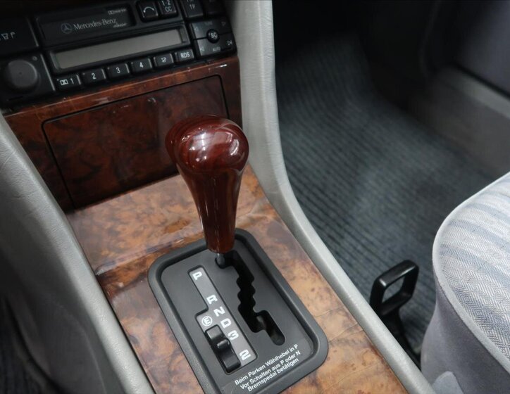 Mercedes-Benz 124 Kupé 3,0 l 162 kw