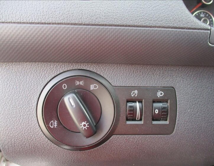 Volkswagen Caddy Skříň 1,2 l 63 kw