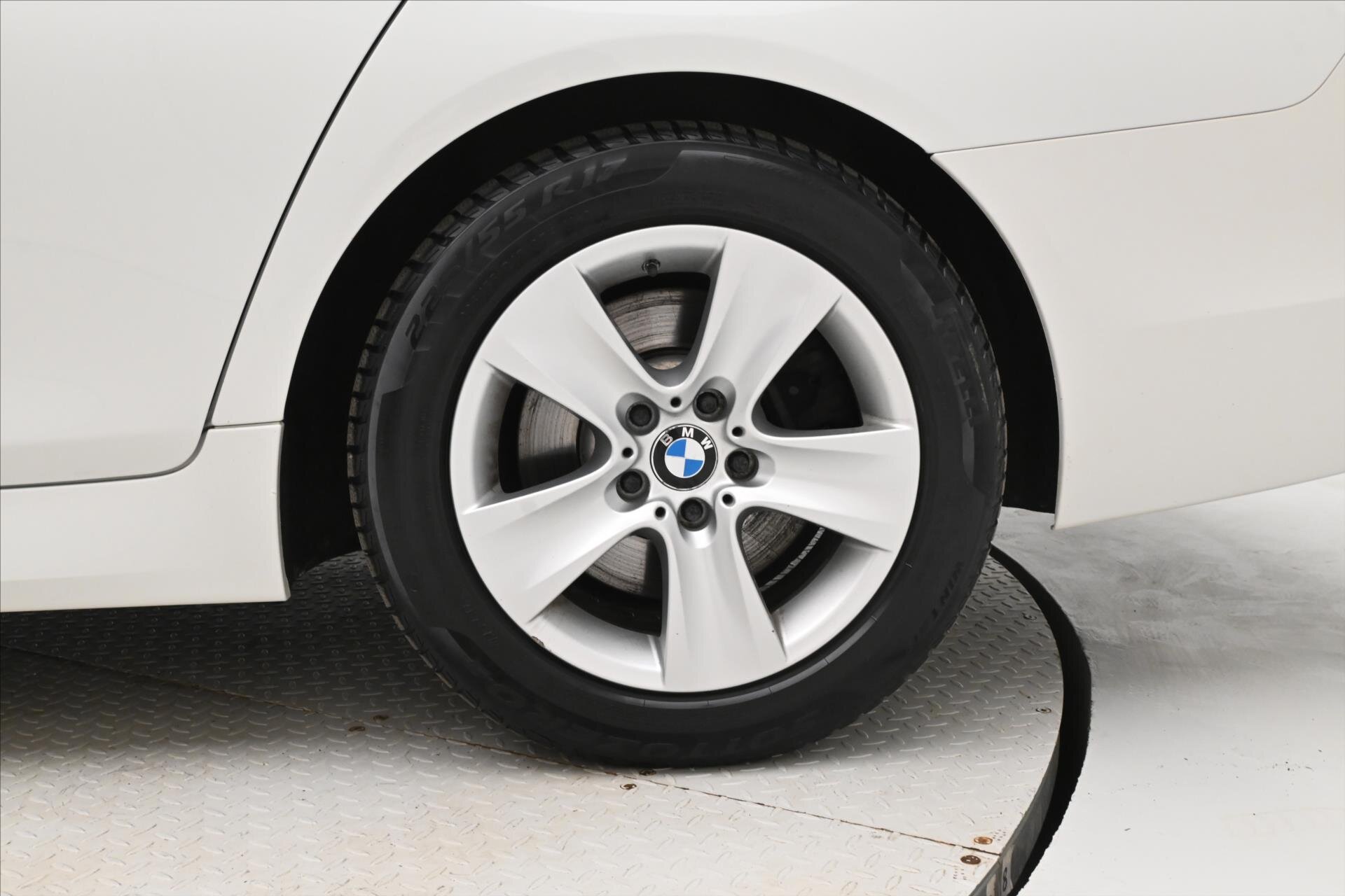 BMW Řada 5 Kombi 3,0 l 190 kw