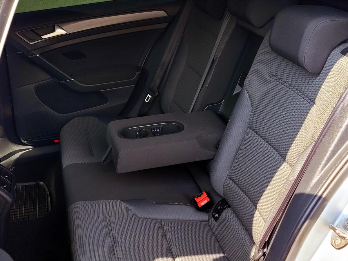 Volkswagen Golf Kombi 1,6 l 85 kw