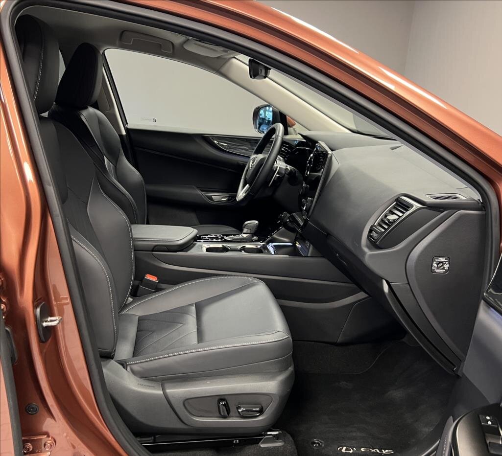 Lexus NX 450h plus SUV 2,5 l 227 kw