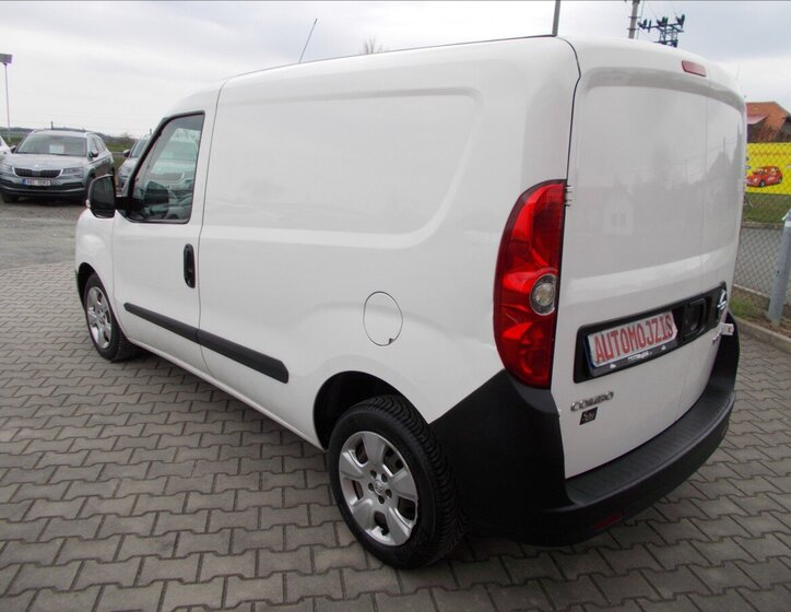 Opel Combo Skříň 1,6 l 77 kw