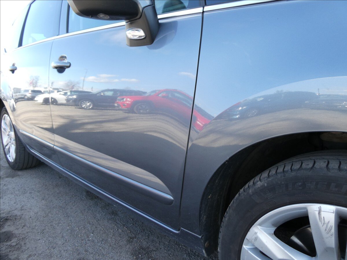 Peugeot 5008 MPV 1,6 l 115 kw