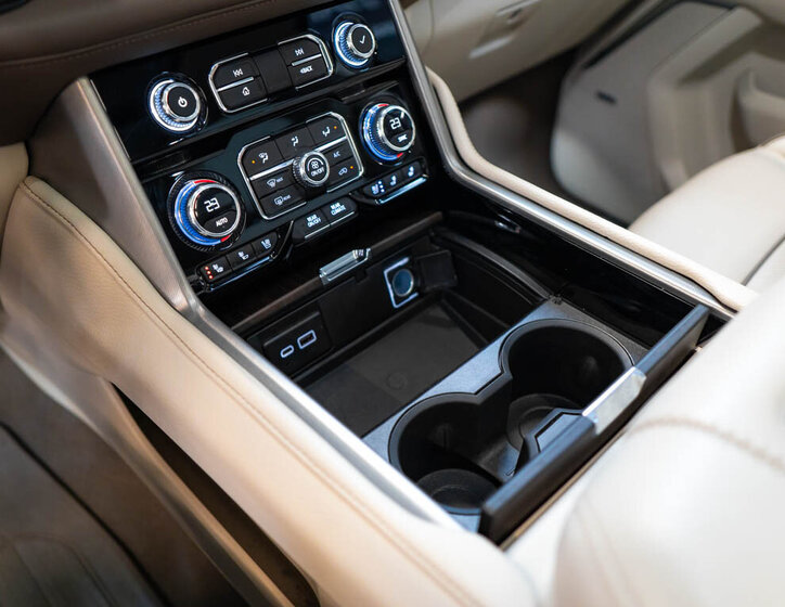 GMC Yukon SUV / Terénní 6,2 l 313 kw