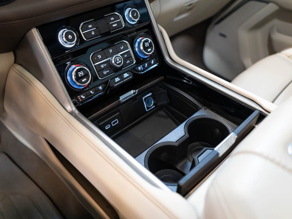 GMC Yukon SUV / Terénní 6,2 l 313 kw