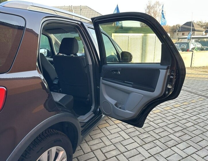 Suzuki SX4 Hatchback 1,6 l 88 kw