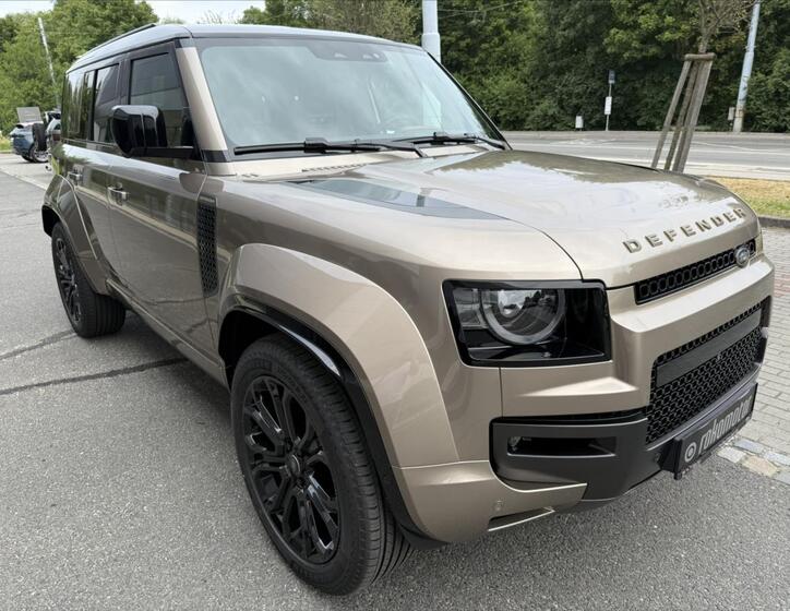 Land Rover Defender 5