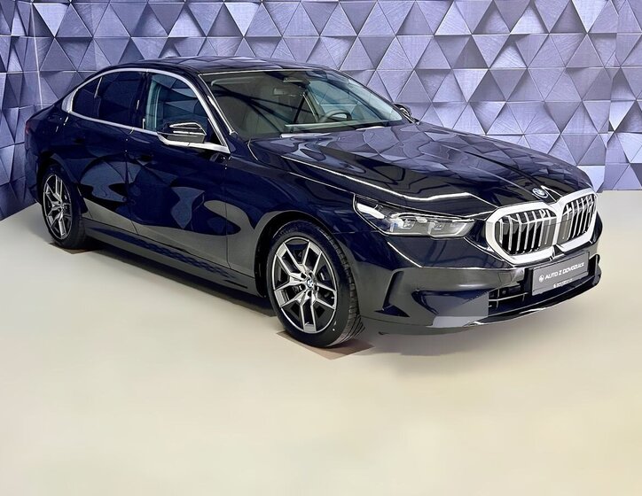 BMW Ostatní Sedan / Limuzína 0,0 290 kw
