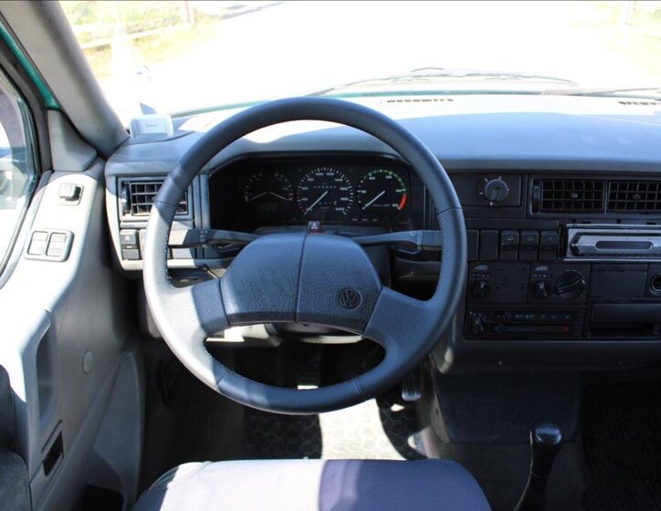 Volkswagen Caravelle Kombi 2,4 l 57 kw