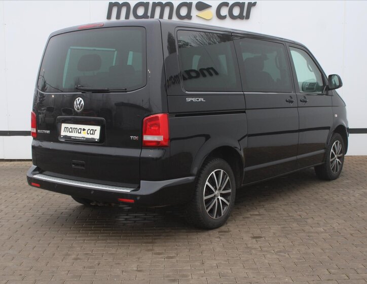 Volkswagen Multivan 2