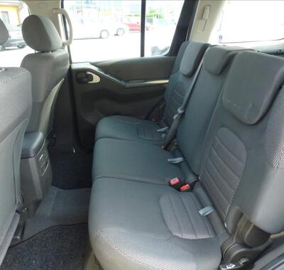 Nissan Pathfinder 15