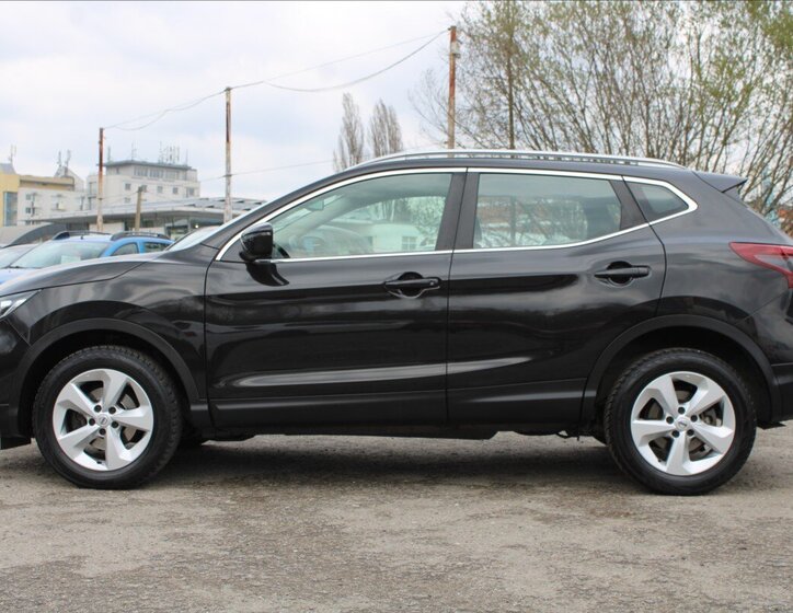Nissan Qashqai SUV / Terénní 1,3 l 103 kw