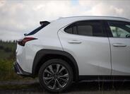 Lexus UX 300h 17