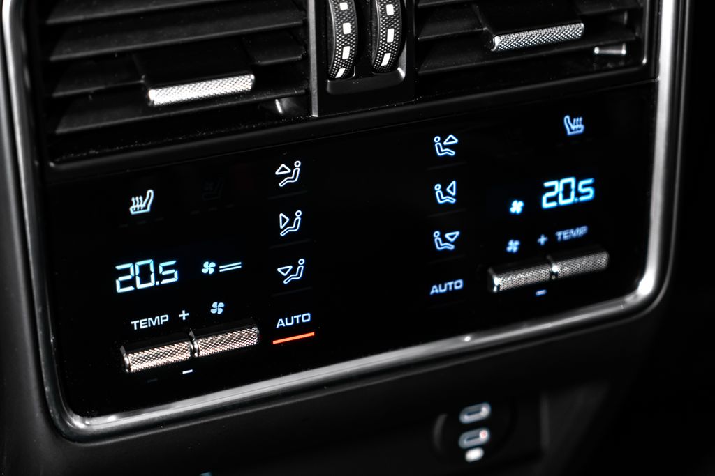 Porsche Cayenne SUV 4,0 l 338 kw