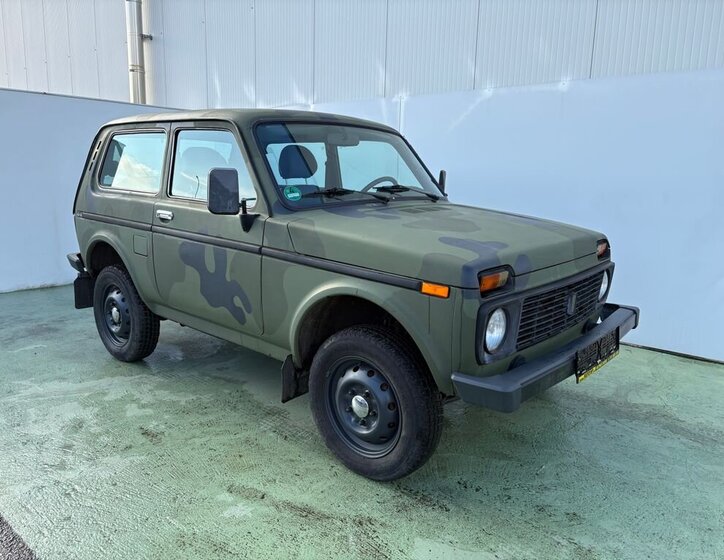 Lada Niva SUV / Terénní 1,7 l 60 kw