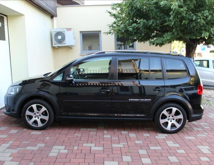 Volkswagen Touran 11