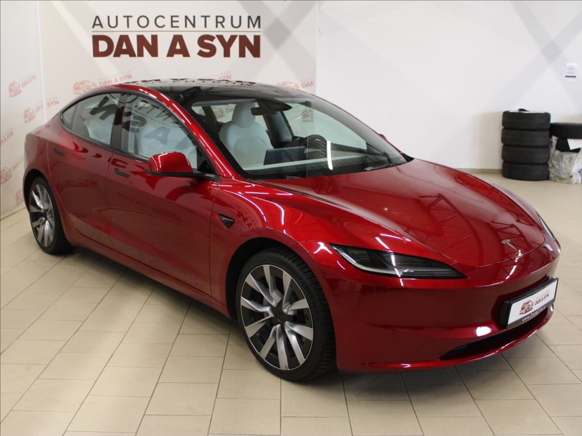 Tesla Model 3 Sedan / Limuzína 0,0 366 kw