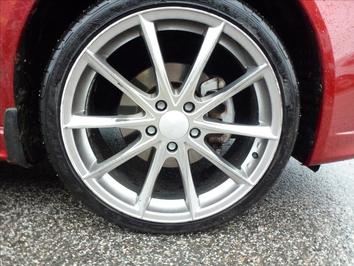 Mitsubishi Lancer Hatchback 2,0 l 217 kw