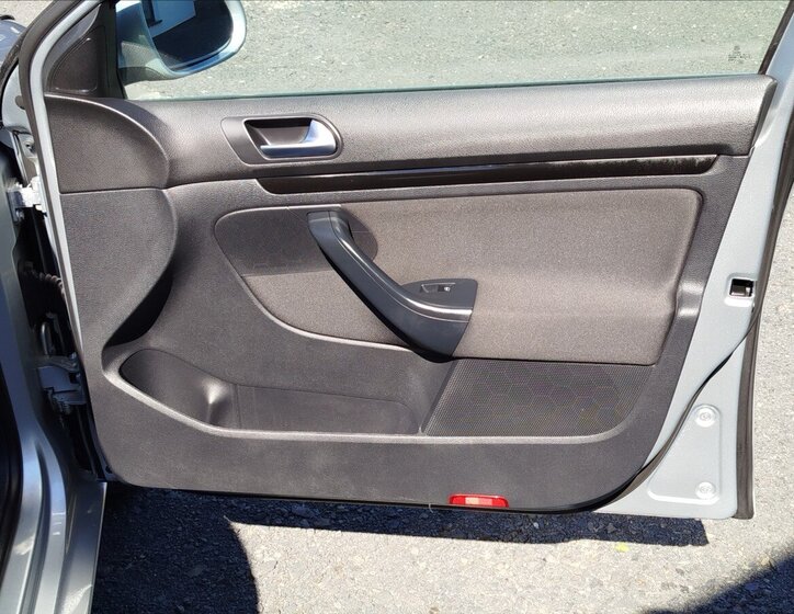 Volkswagen Golf Kombi 2,0 l 103 kw