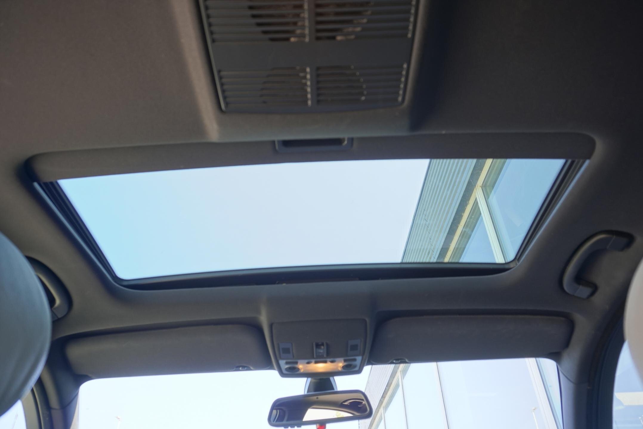 BMW M5 Sedan 5,0 l 373 kw