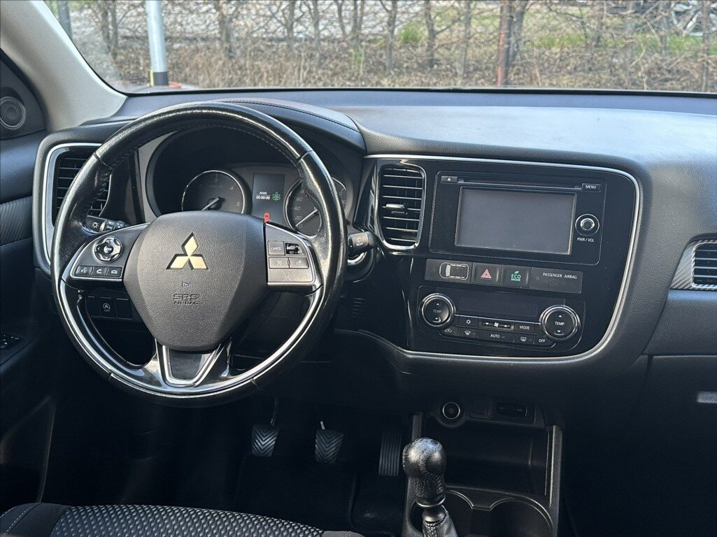 Mitsubishi Outlander SUV / Terénní 2,3 l 110 kw