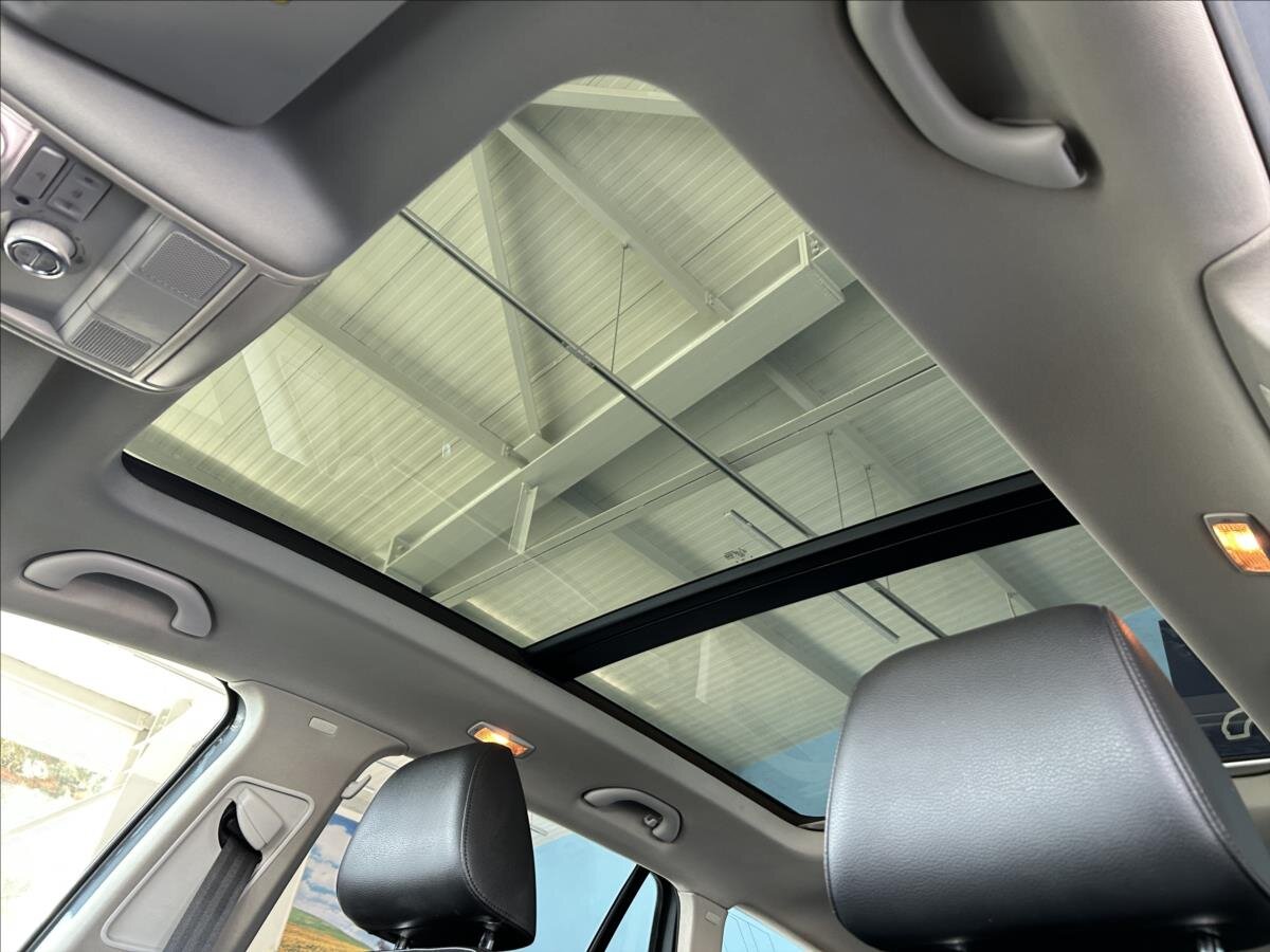 Volkswagen Golf Kombi 2,0 l 103 kw