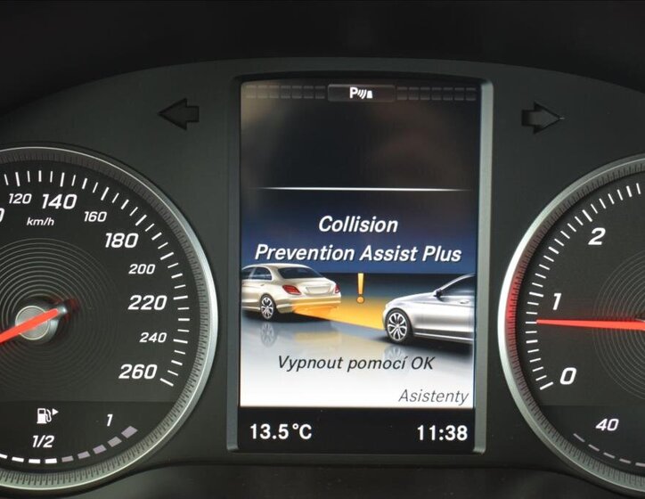 Mercedes-Benz Třídy C Sedan / Limuzína 2,1 l 125 kw